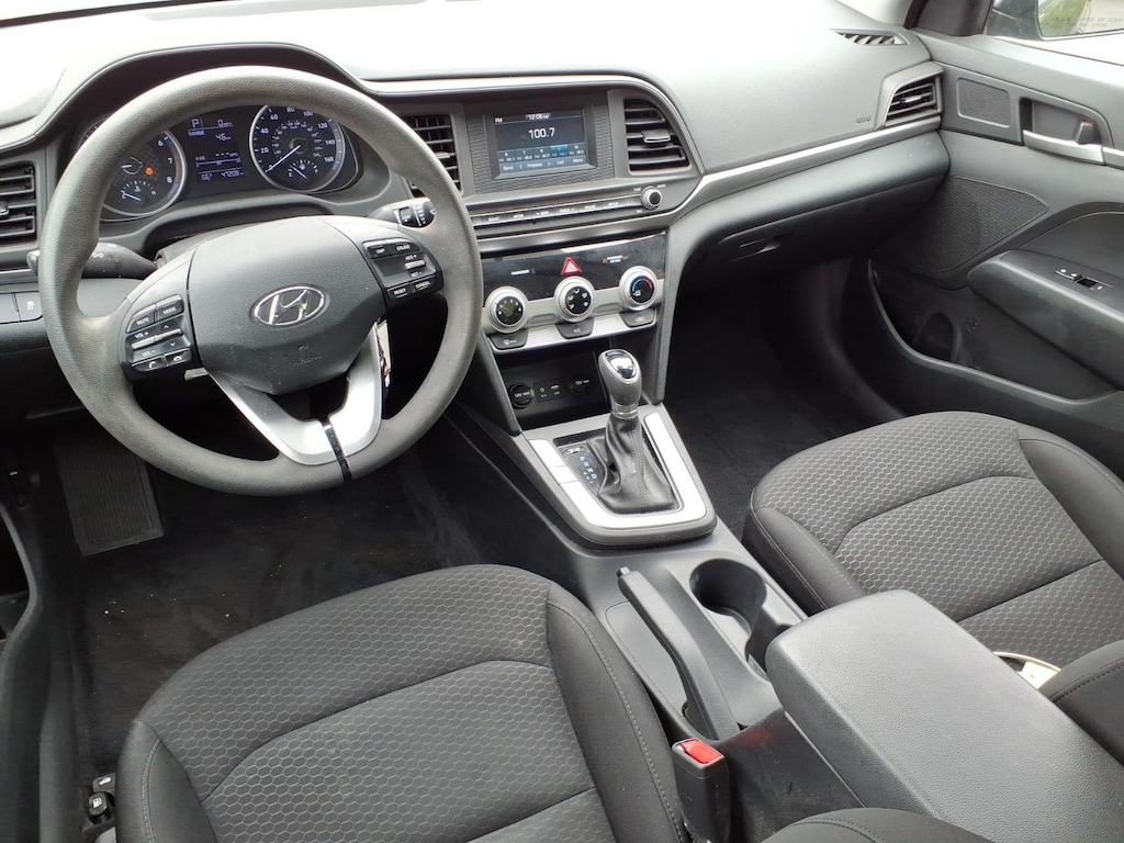Used 2019 Hyundai Elantra SE SE Sedan 6A