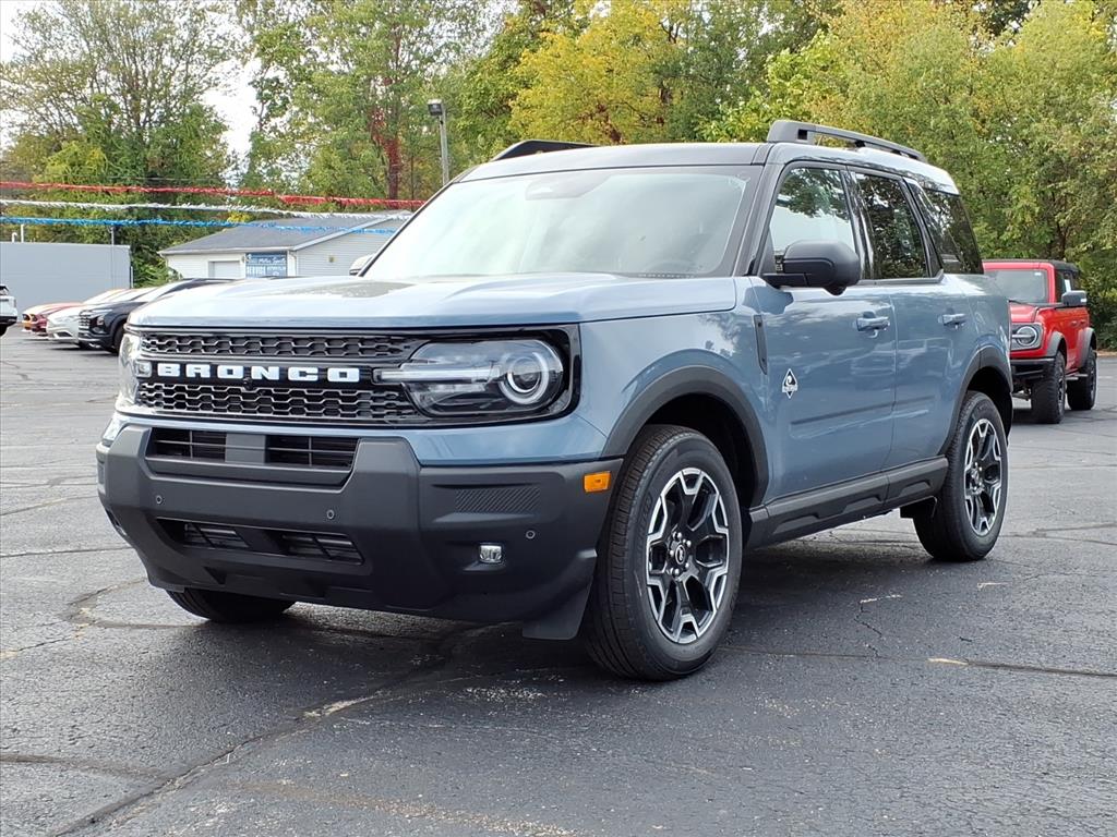 2025 Ford Bronco Sport Outer Banks photo 3