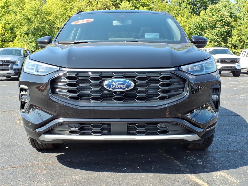 2025 Ford Escape ST-Line Elite photo 2