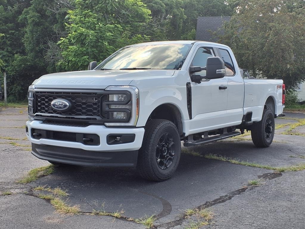 New 2025 Ford F-350 Super Duty XL 4x4 XL SuperCab 8 ft. LB SRW Pickup