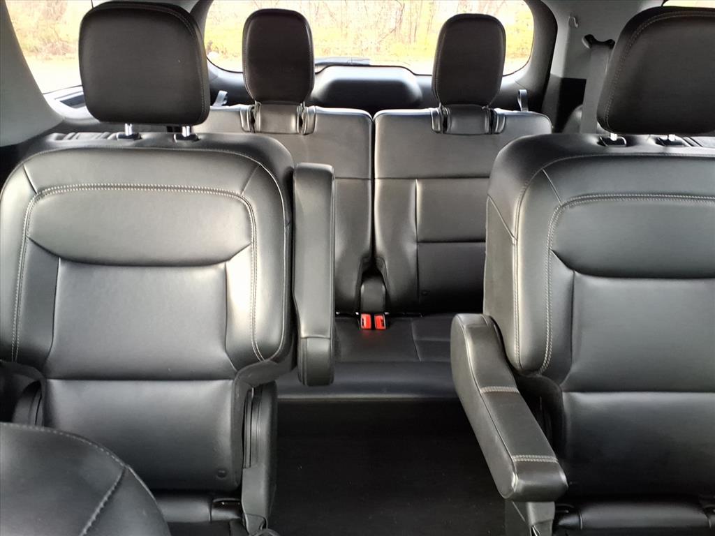 2022 Ford Explorer XLT photo 2