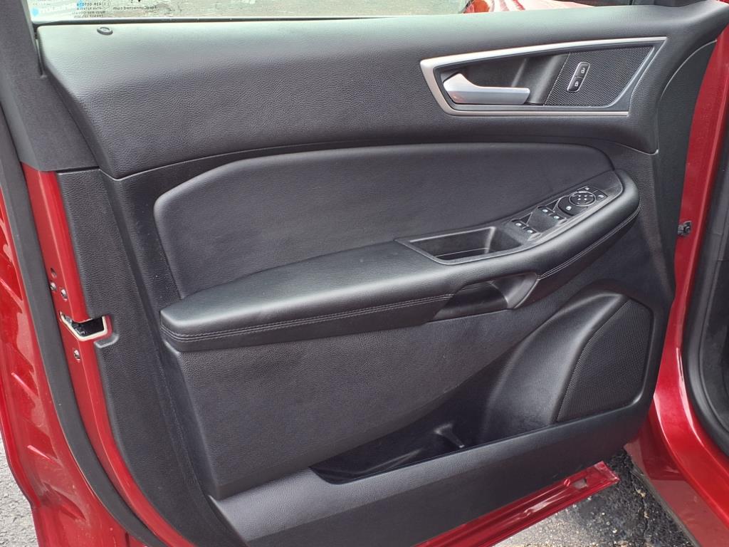 2022 Ford Edge SEL photo 4