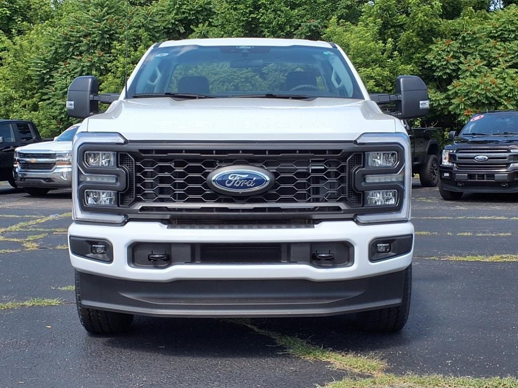 New 2025 Ford F-350 Super Duty XL 4x4 XL Regular Cab 8 ft. LB SRW Pickup