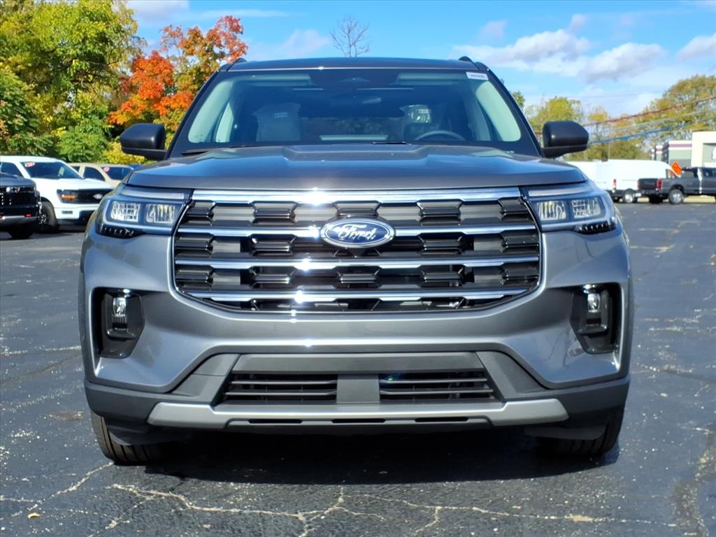2026 Ford Explorer photo 2