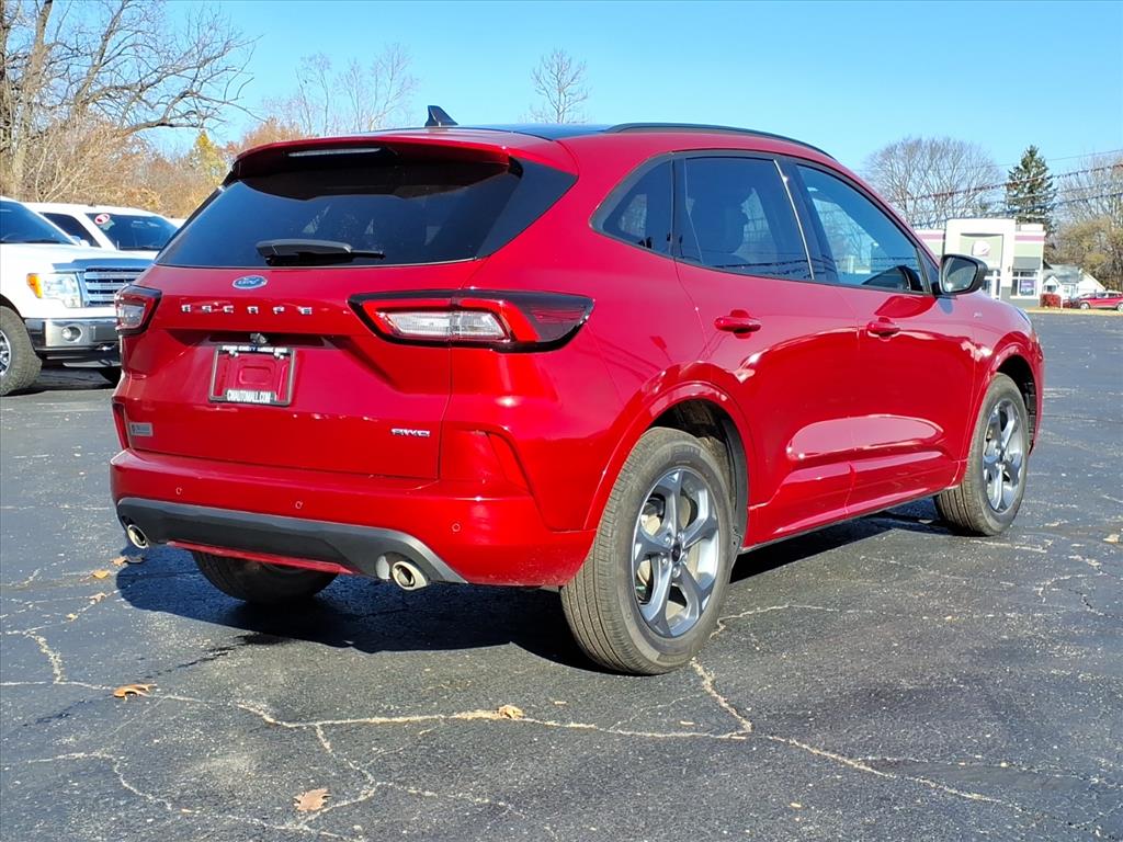 2023 Ford Escape ST-Line photo 3