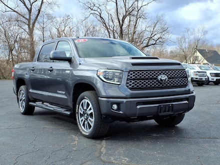 2019 Toyota Tundra SR5 4x4 SR5  CrewMax Cab Pickup SB (5.7L V8 FFV)
