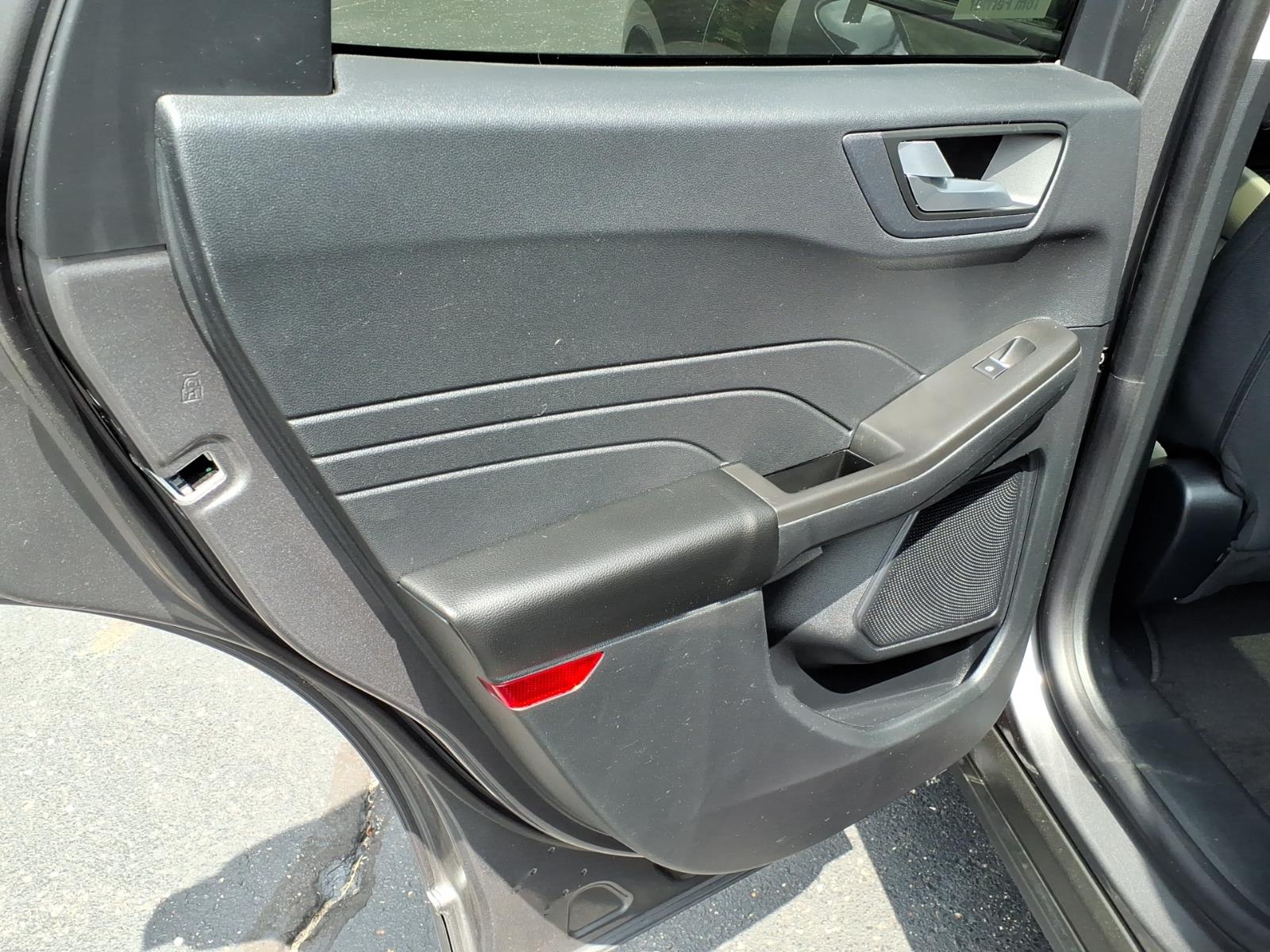 2021 Ford Escape SE - Photo 6