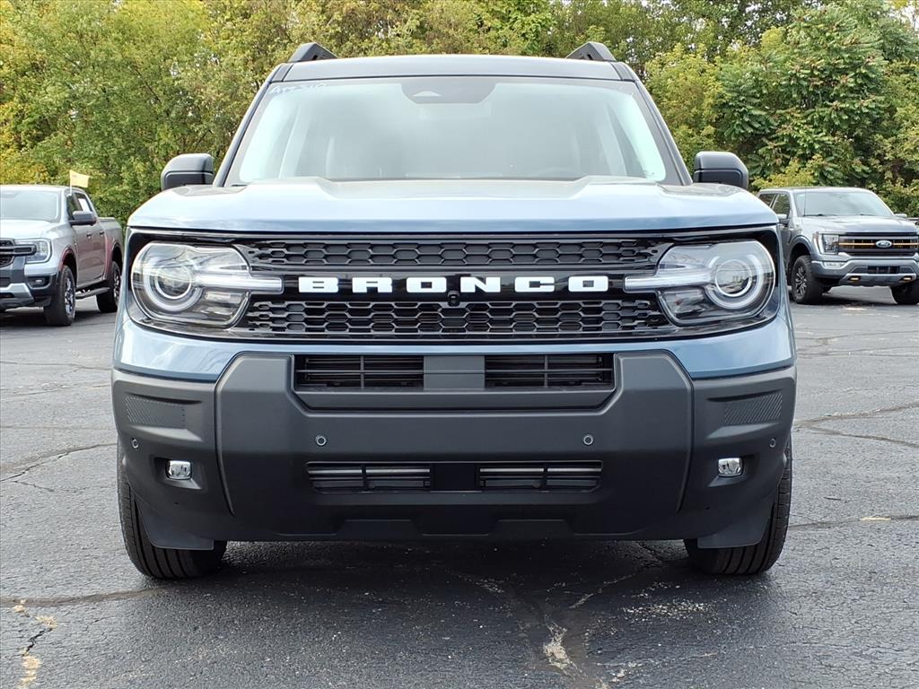 2025 Ford Bronco Sport Outer Banks photo 2