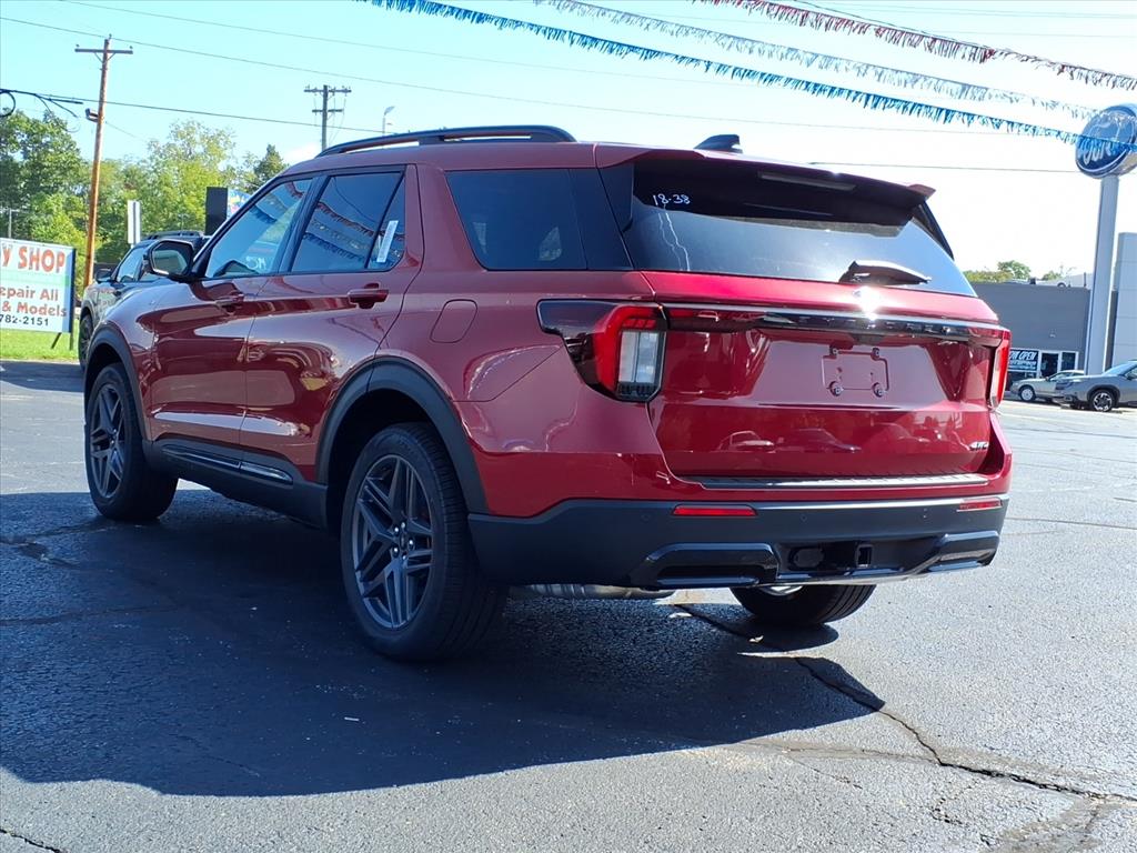 2025 Ford Explorer ST-Line photo 3