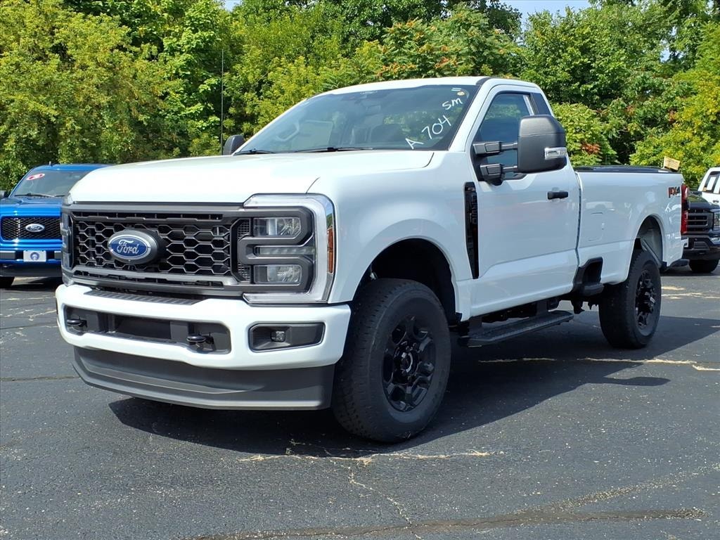 New 2025 Ford F-350 Super Duty XL 4x4 XL Regular Cab 8 ft. LB SRW Pickup