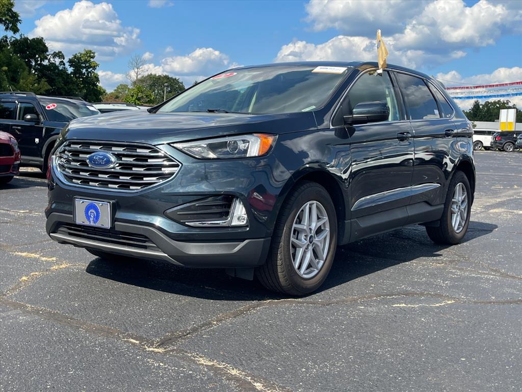 2022 Ford Edge SEL photo 3
