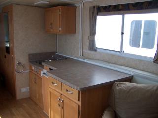 TrailManor Kitchen