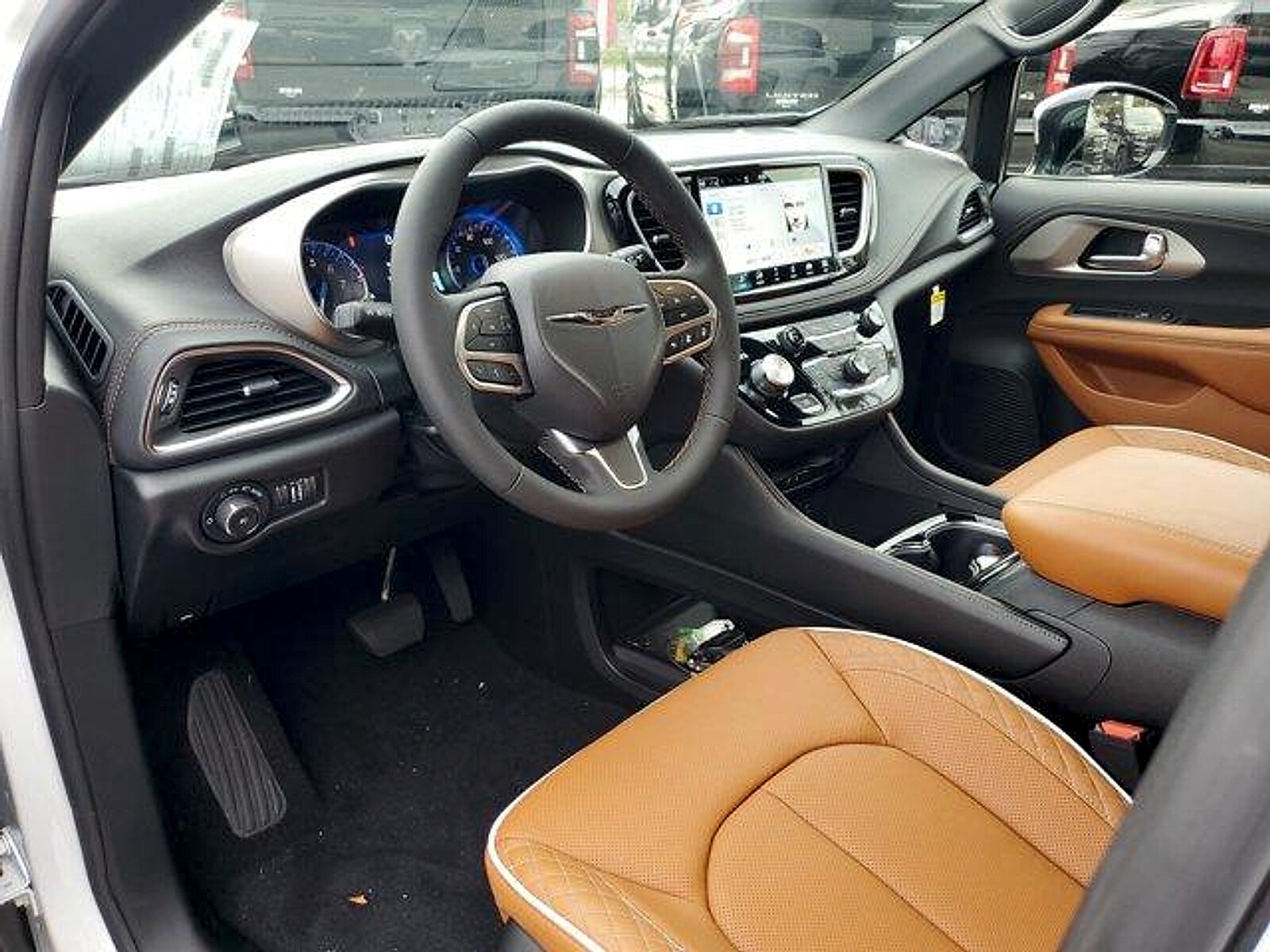2026 Chrysler Pacifica Pinnacle - Photo 9