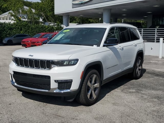 2021 Jeep Grand Cherokee Limited photo 2