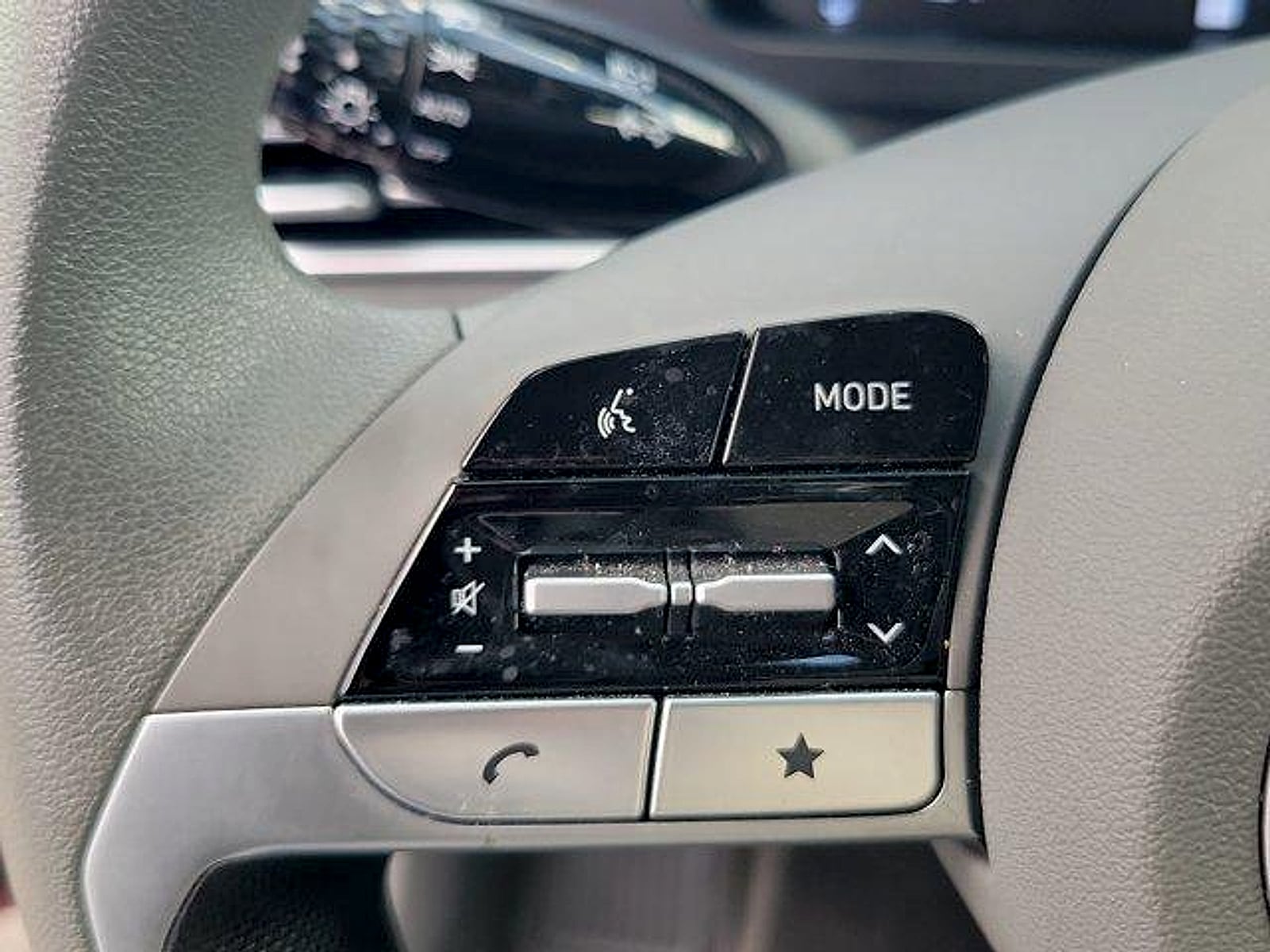 2025 Hyundai Elantra SE - Photo 26