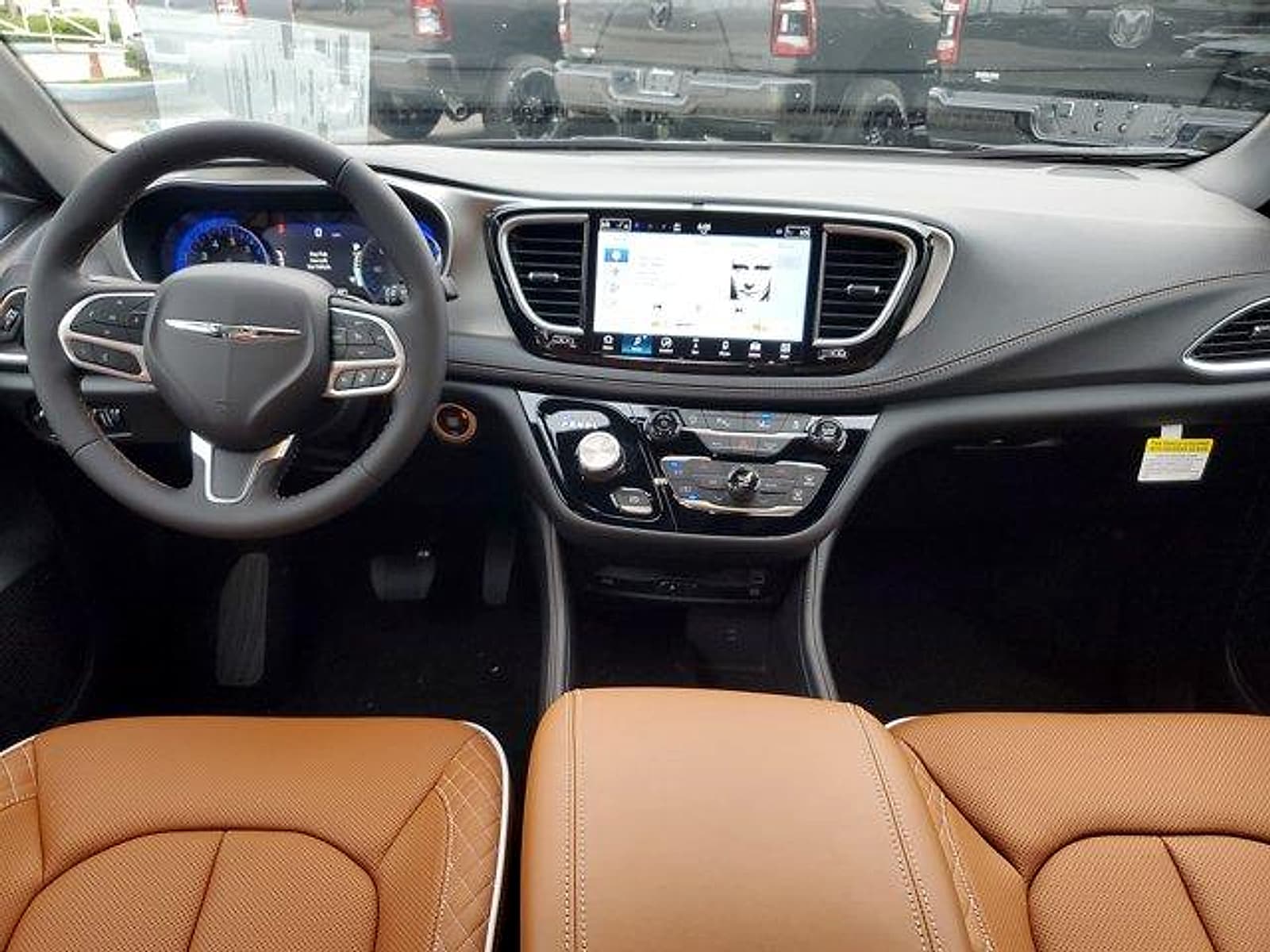 2026 Chrysler Pacifica Pinnacle - Photo 7