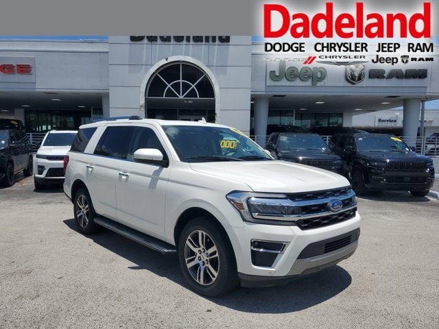 2022 Ford Expedition Limited's photo