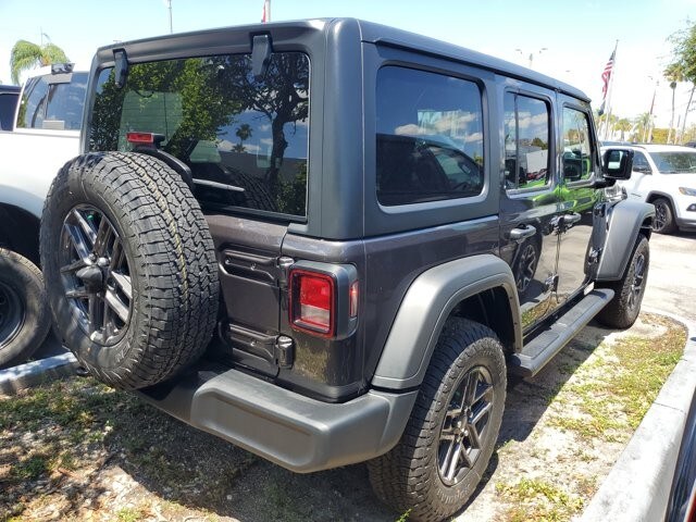 2025 Jeep Wrangler Sport S photo 4