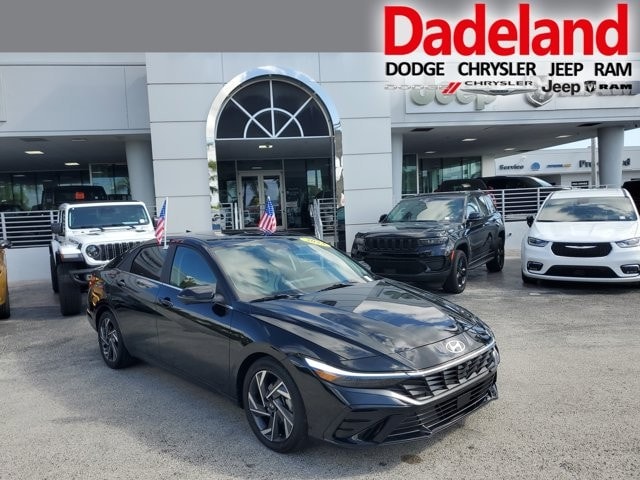 2024 Hyundai Elantra Limited's photo