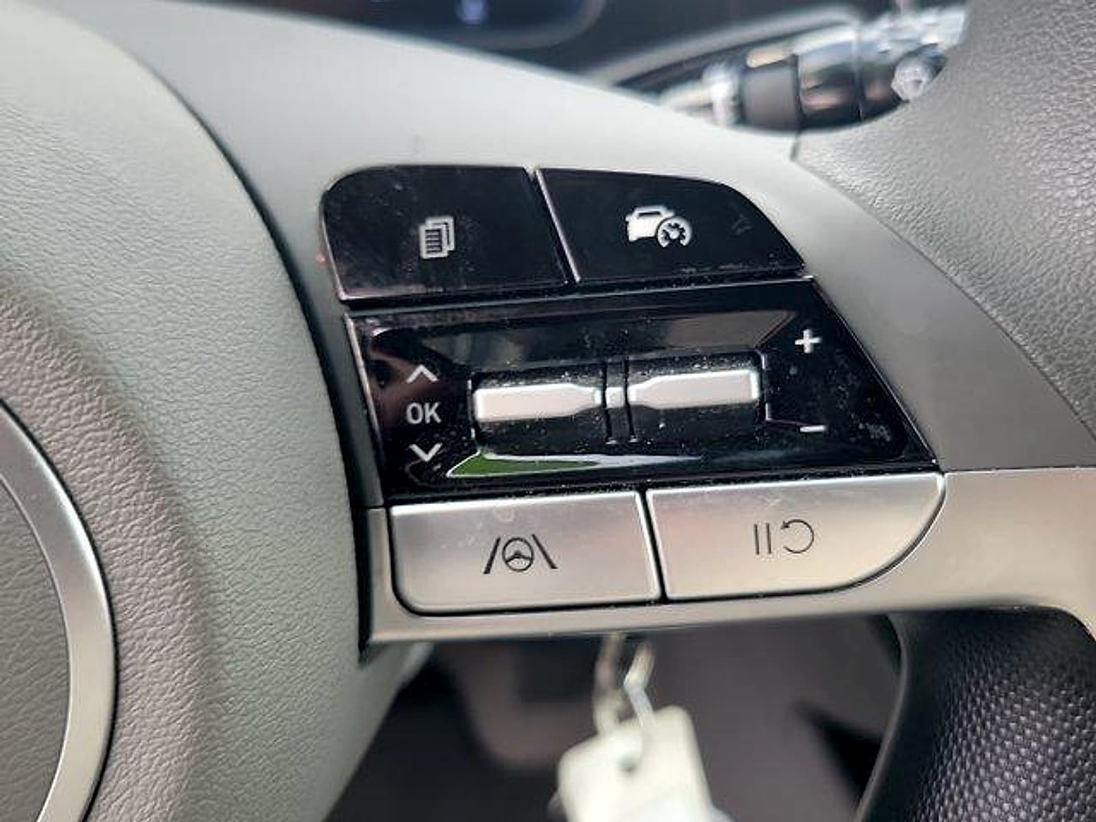 2025 Hyundai Elantra SE - Photo 27