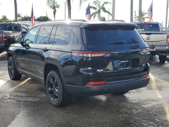 2025 Jeep Grand Cherokee Altitude X photo 2