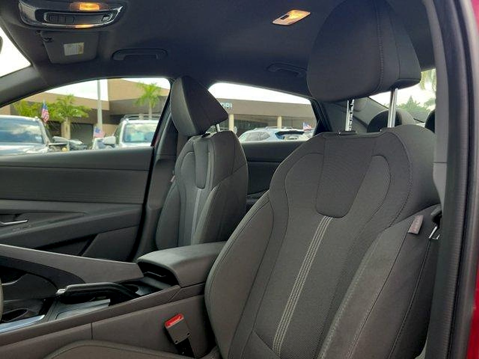 2025 Hyundai Elantra SE - Photo 23
