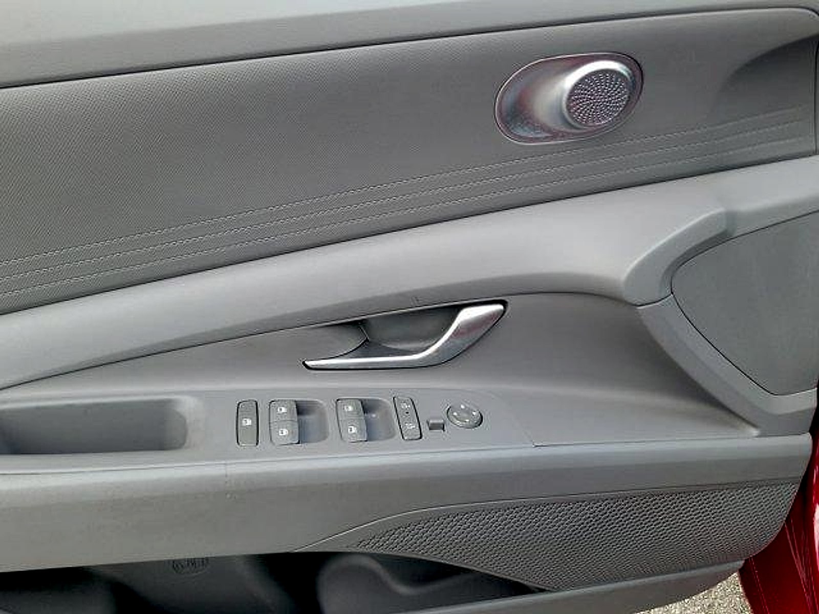 2025 Hyundai Elantra SE - Photo 19