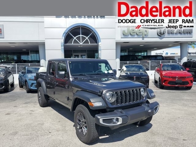 2025 Jeep Gladiator Sport S's photo