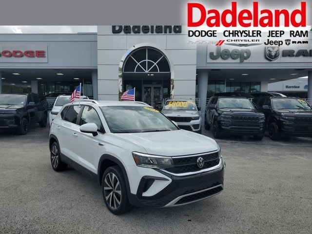 2024 Volkswagen Taos 1.5T SE's photo