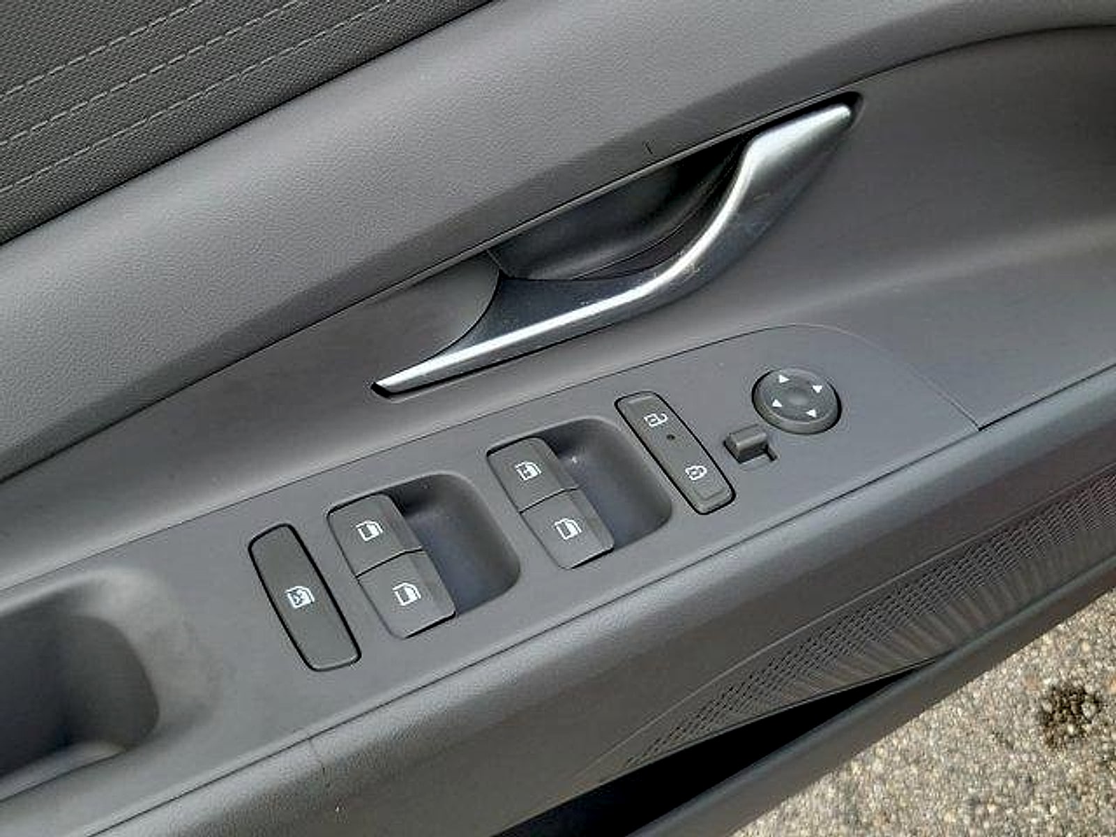2025 Hyundai Elantra SE - Photo 20