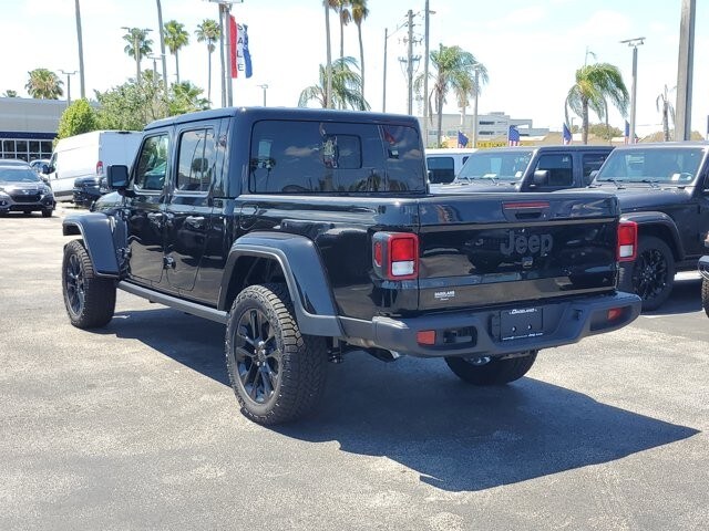 2025 Jeep Gladiator Sport photo 3