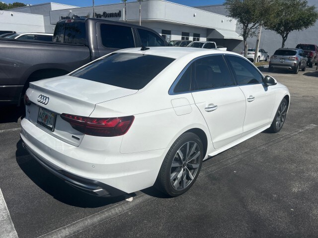 2022 Audi A4 Quattro Premium photo 4