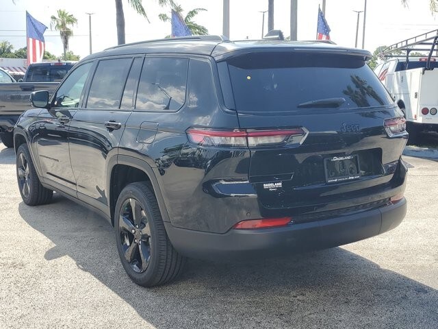 2025 Jeep Grand Cherokee Altitude X photo 2