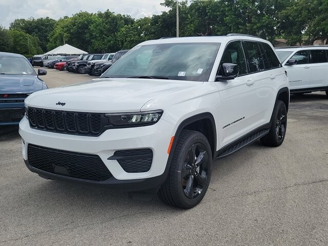 2024 Jeep Grand Cherokee Altitude X photo 2