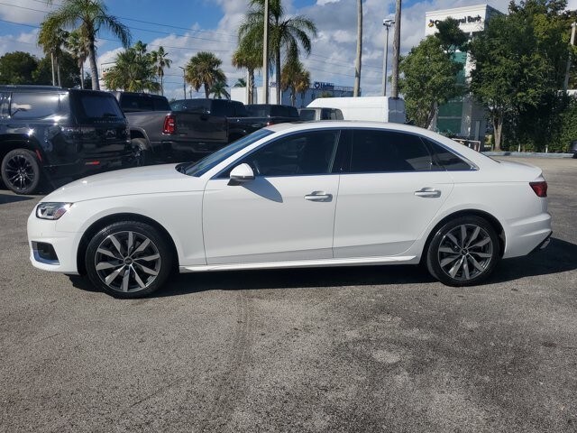 2022 Audi A4 Quattro Premium photo 3
