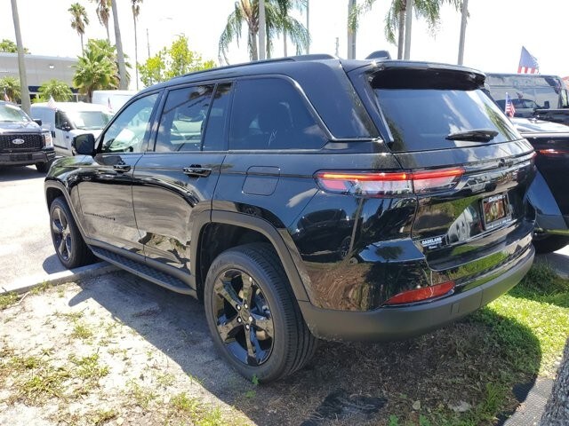 2024 Jeep Grand Cherokee Altitude X photo 3
