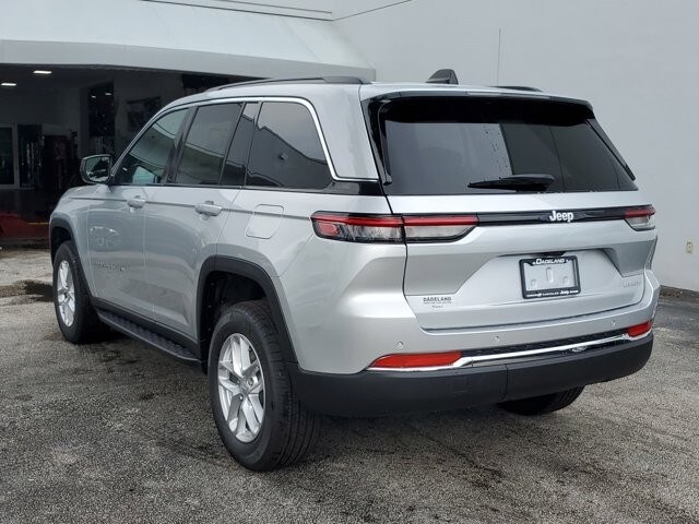 2024 Jeep Grand Cherokee Laredo X photo 3