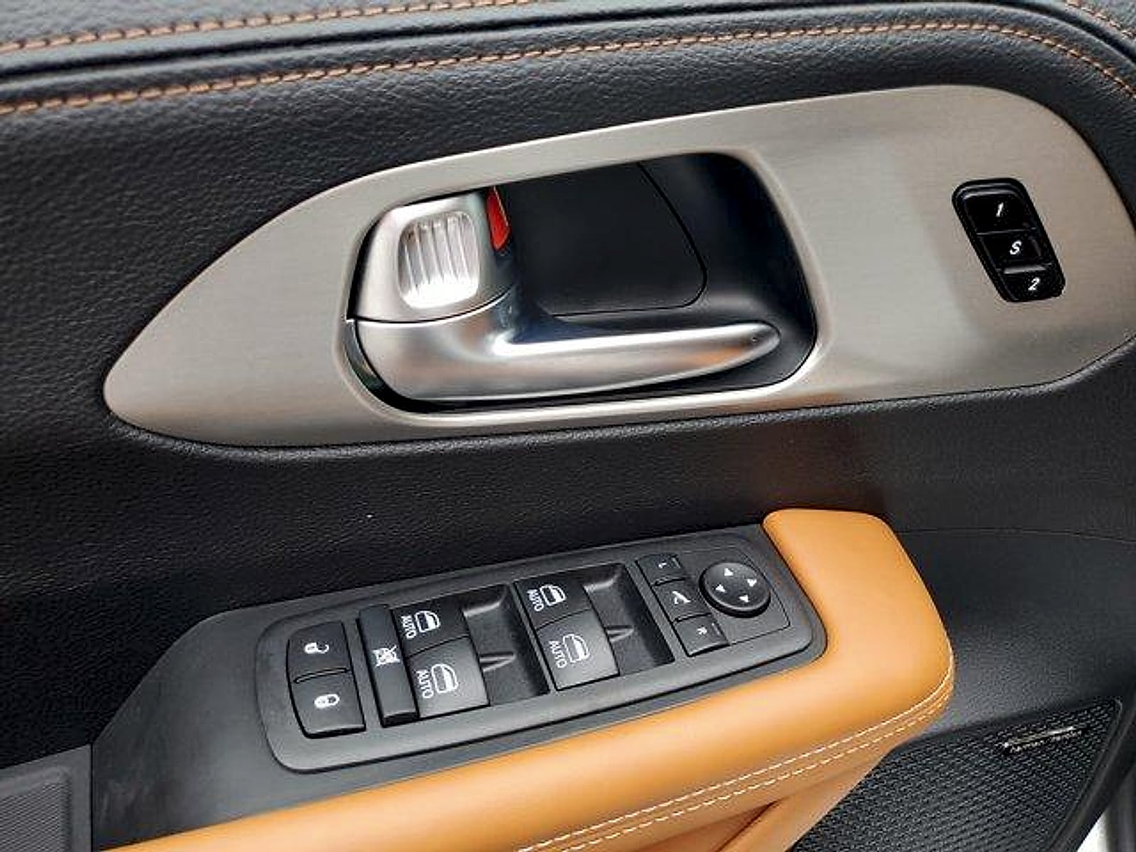 2026 Chrysler Pacifica Pinnacle - Photo 11