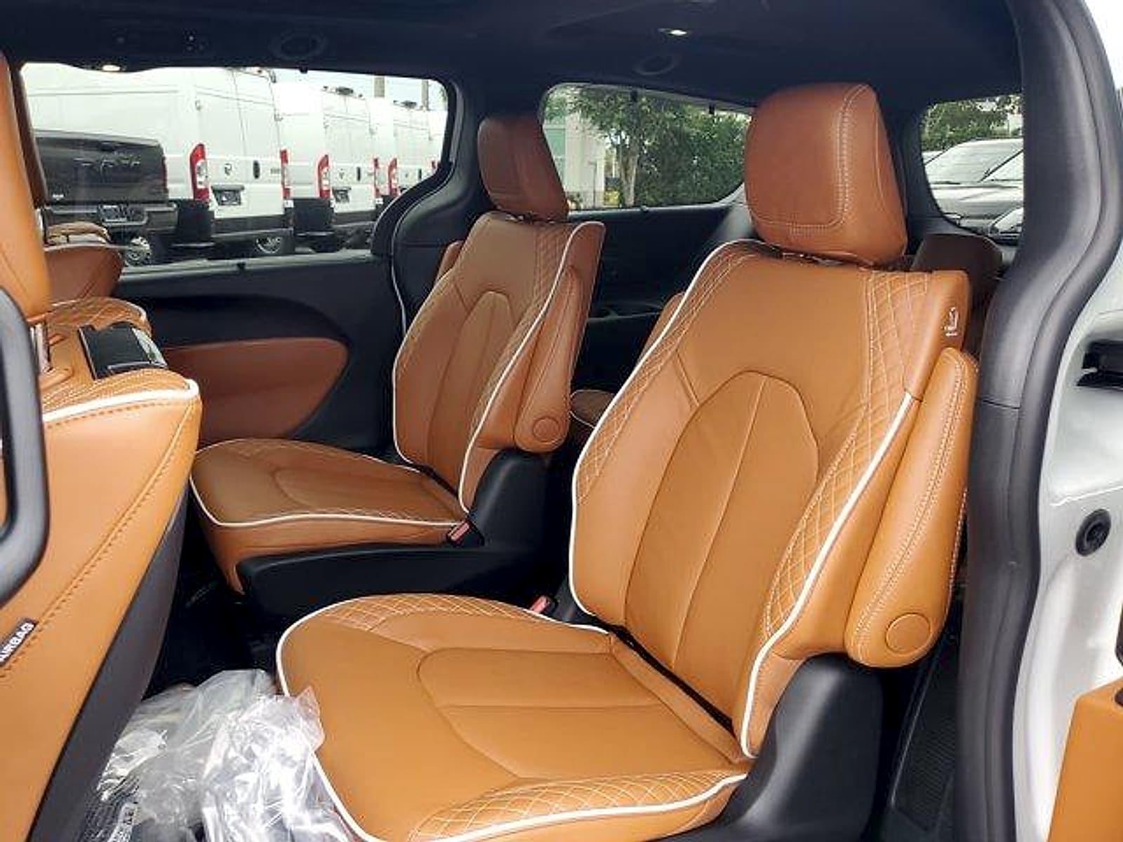2026 Chrysler Pacifica Pinnacle - Photo 8