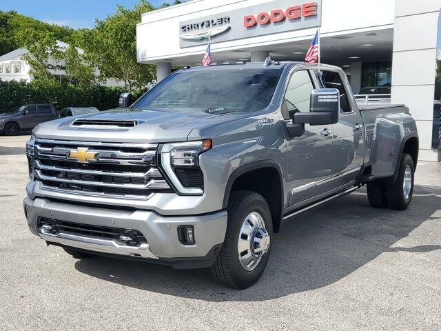 2024 Chevrolet Silverado 3500HD High Country photo 3