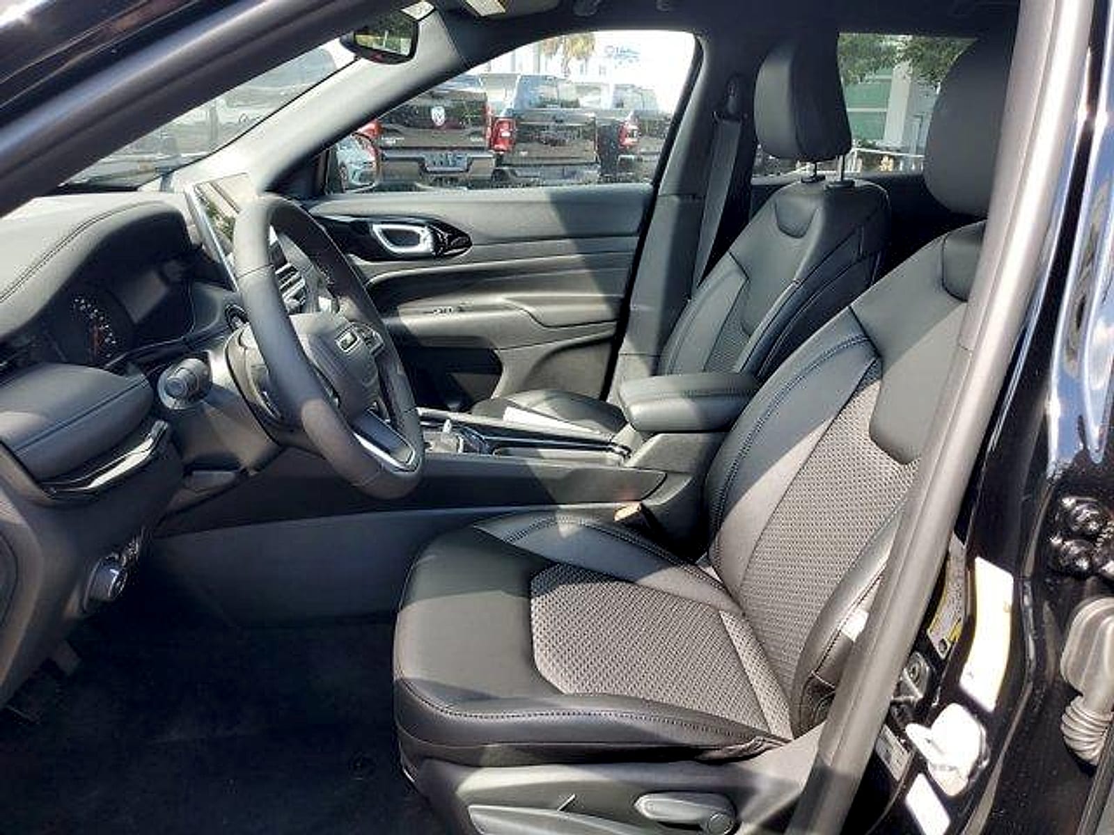 2026 Jeep Compass Latitude Altitude - Photo 11