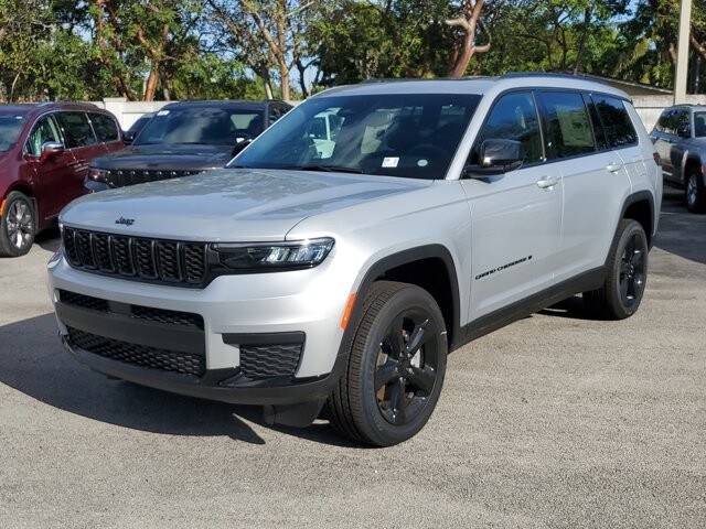 2024 Jeep Grand Cherokee Altitude X photo 2
