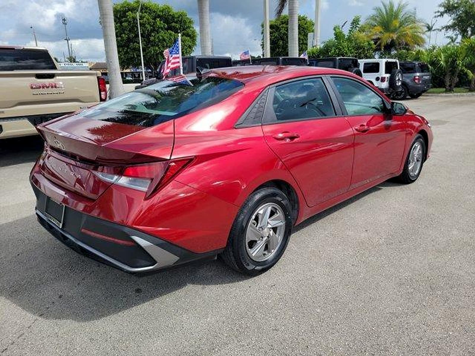 2025 Hyundai Elantra SE - Photo 5