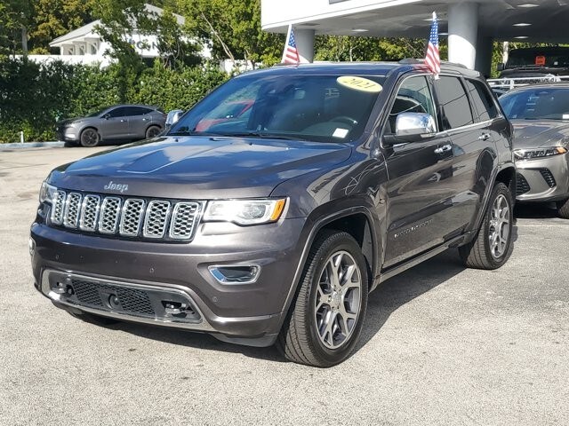 2021 Jeep Grand Cherokee Overland photo 2