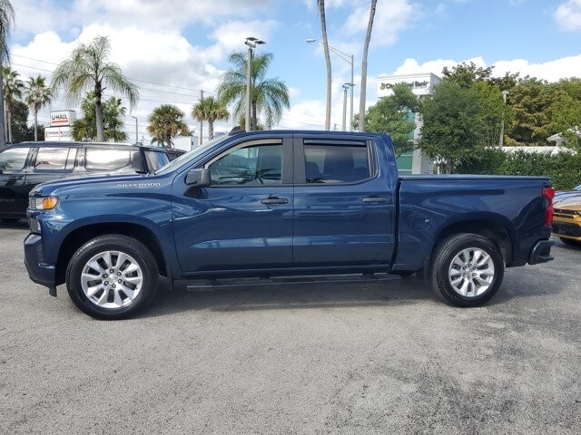 2021 Chevrolet Silverado 1500 Custom photo 2