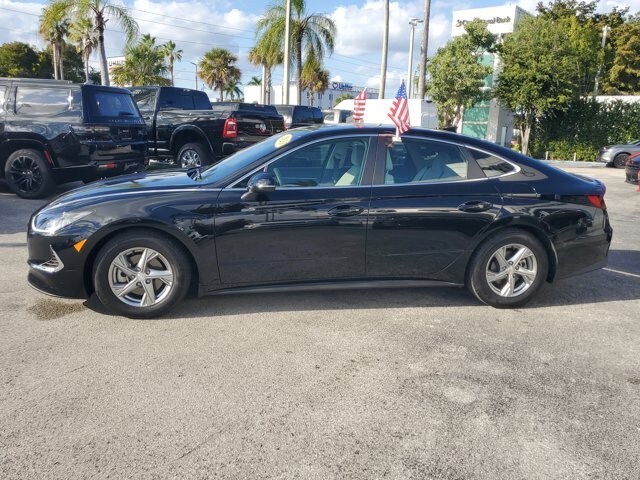 2023 Hyundai Sonata SE photo 4