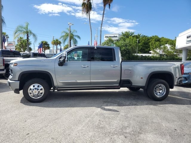 2024 Chevrolet Silverado 3500HD High Country photo 4