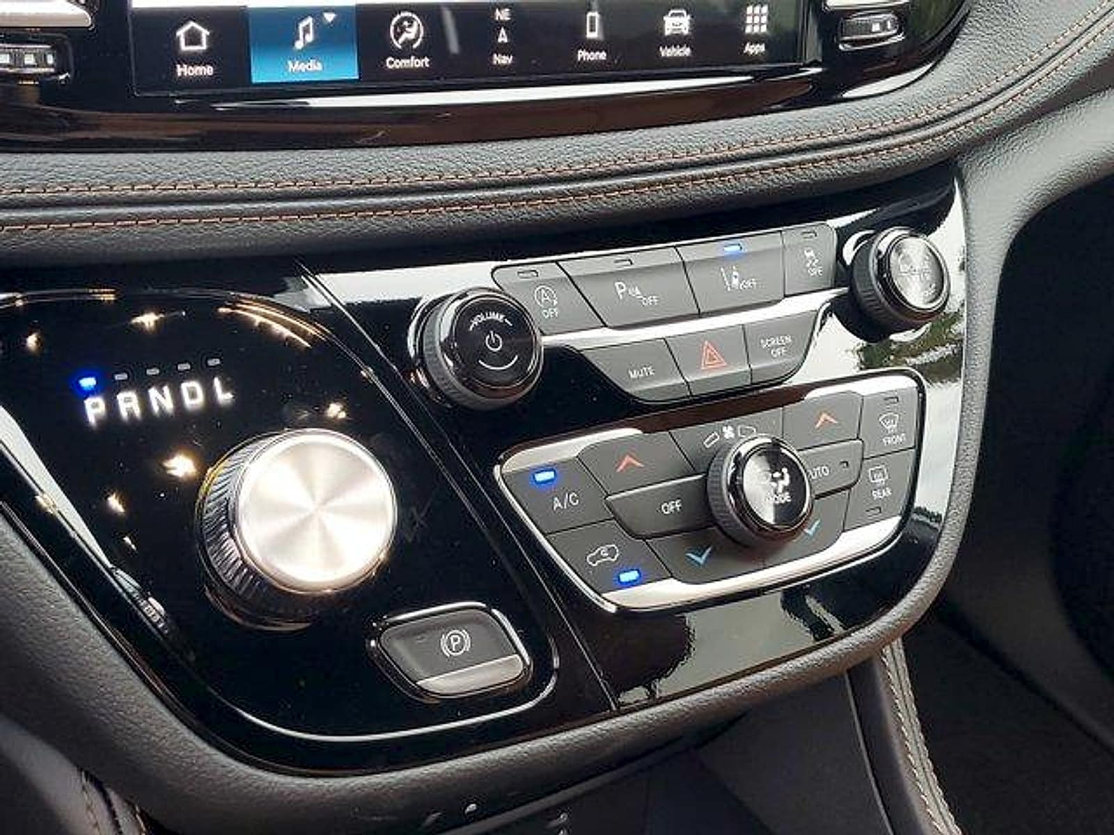 2026 Chrysler Pacifica Pinnacle - Photo 15