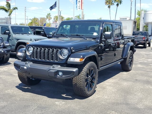 2025 Jeep Gladiator Sport photo 2