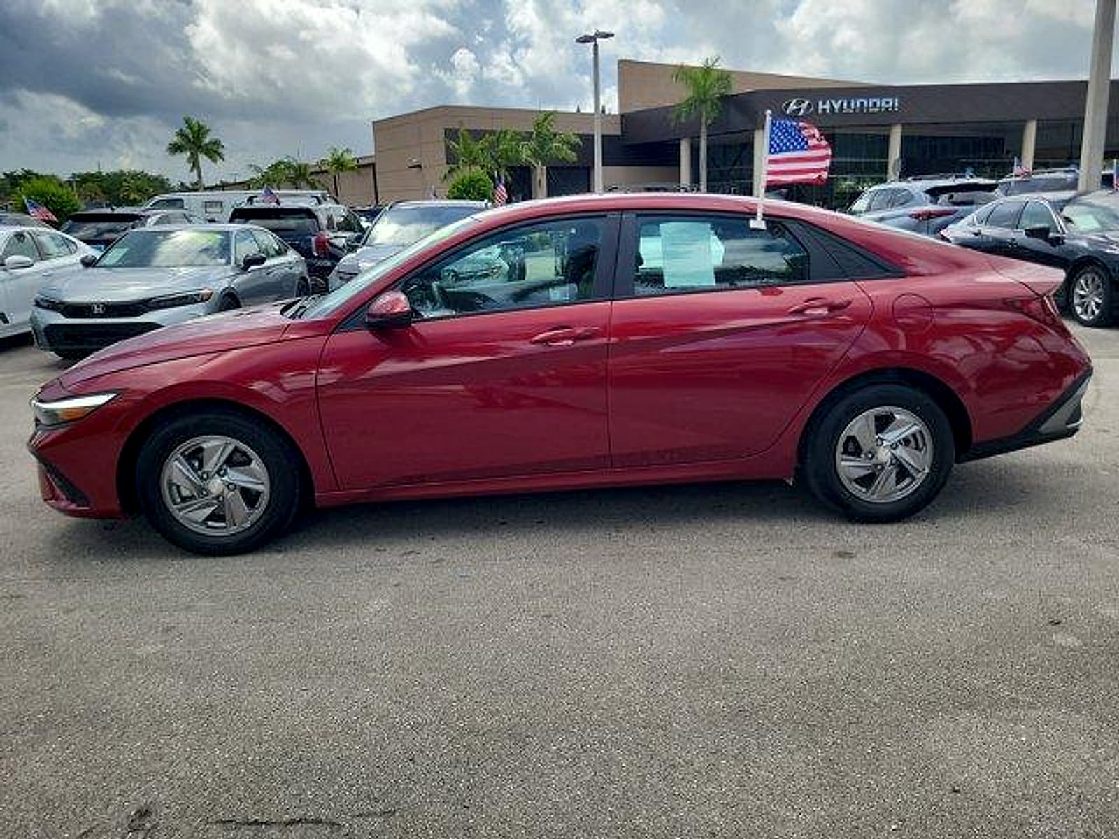 2025 Hyundai Elantra SE - Photo 8